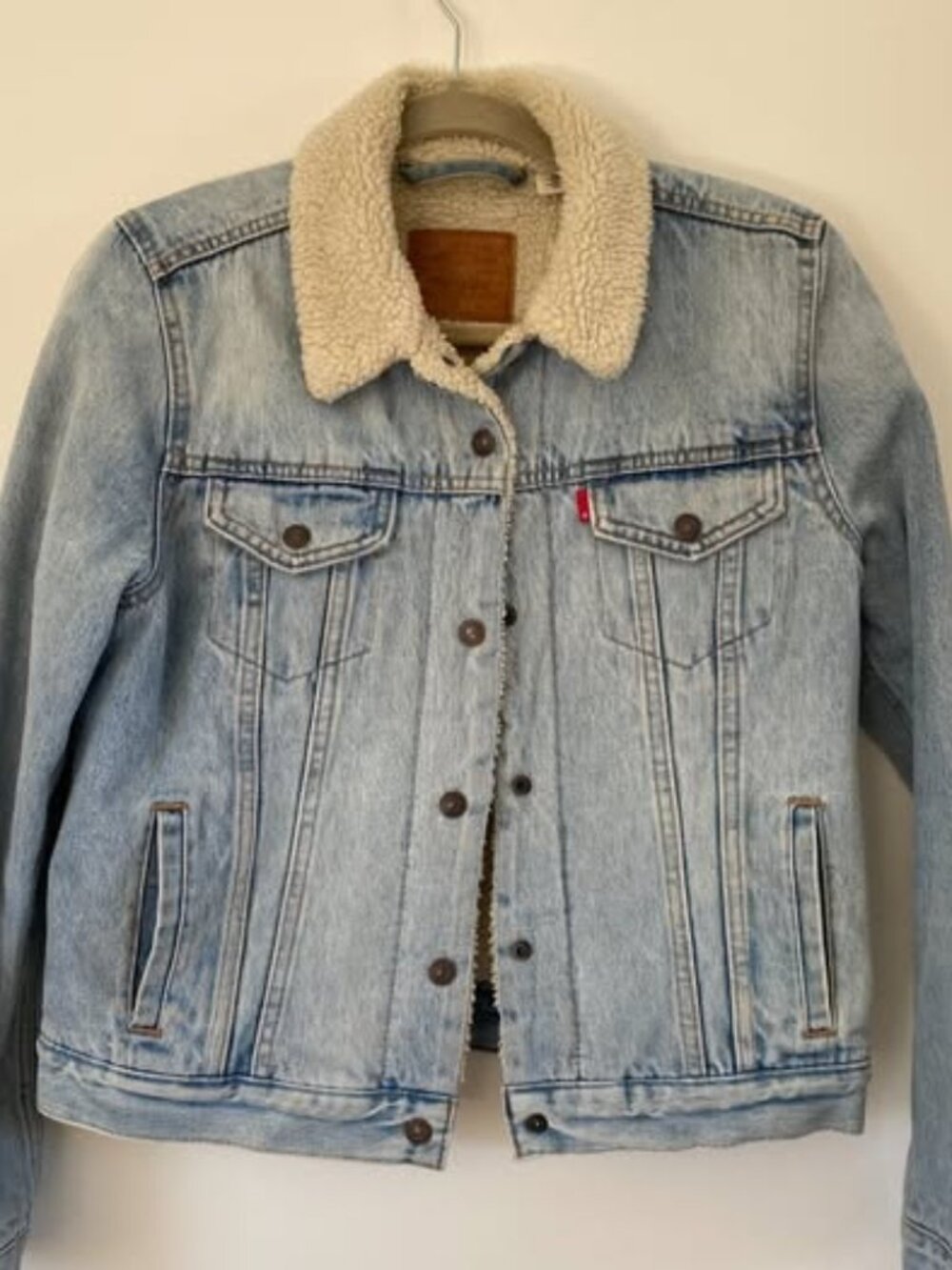 Levi’s Women’s Sherpa Lined Denim Jacket (Size M)